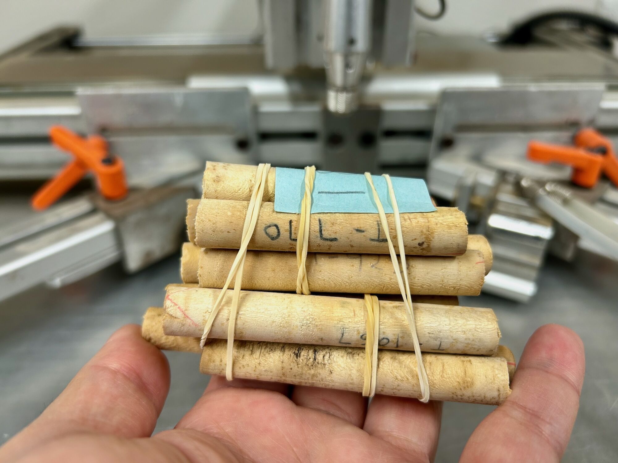 Increment cores in front of acoustic scanner.